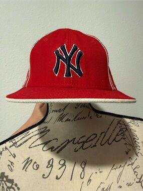 Genuine NY Yankee New Era Red Ivory Navy 59FIFTY Fitted Cap w/Black Sweatband